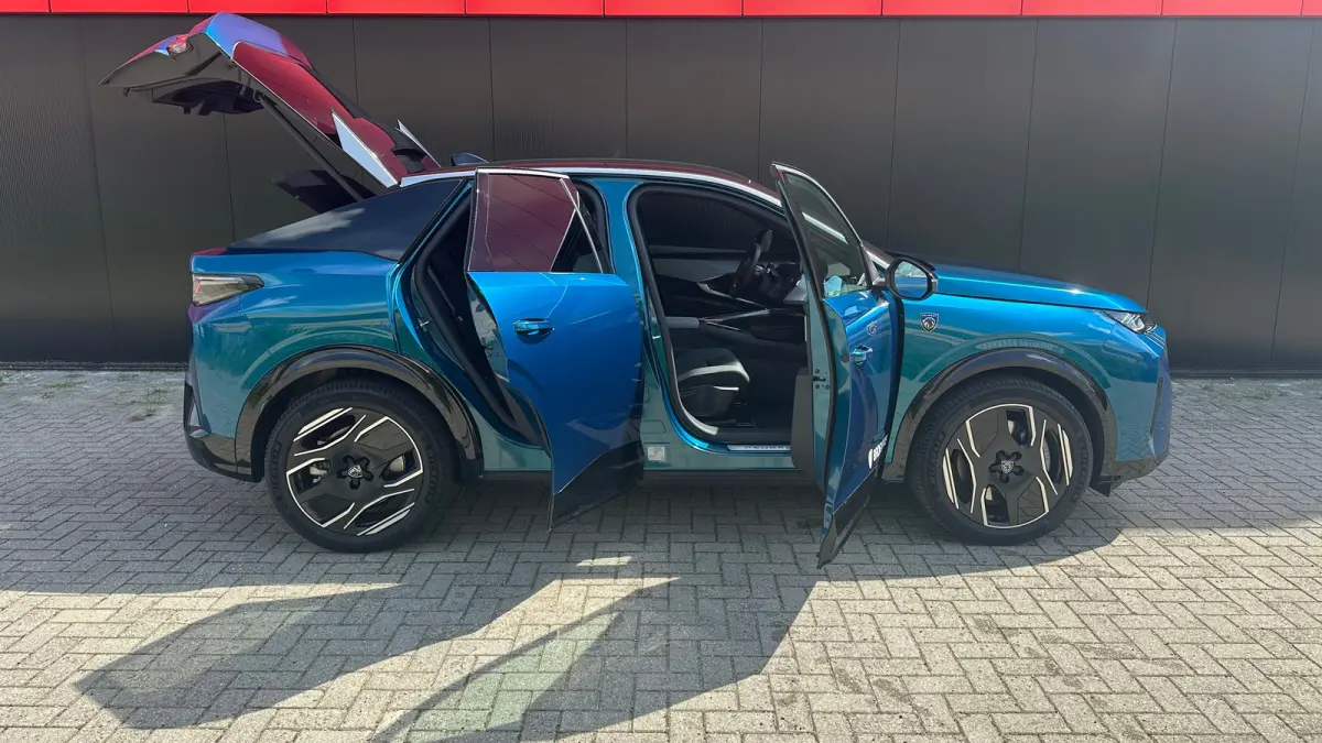 GT Long Range 230 97 kWh | Trekhaak | Apple Carplay/Android Auto | Navigatie | Adaptieve Cruise | Warmtepomp | Camera | 20'' L.M. | | 11 kW lader | 20"LM-Velgen | Achterbank in delen neerkla