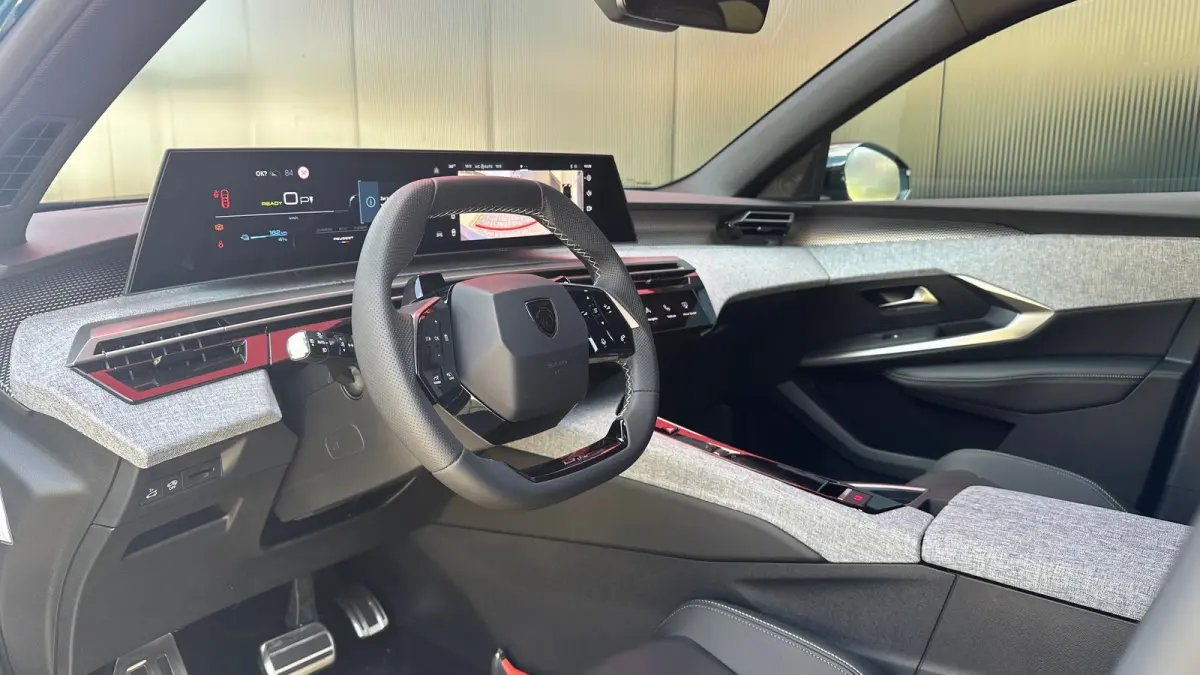GT Long Range 230 97 kWh | Trekhaak | Apple Carplay/Android Auto | Navigatie | Adaptieve Cruise | Warmtepomp | Camera | 20'' L.M. | | 11 kW lader | 20"LM-Velgen | Achterbank in delen neerkla