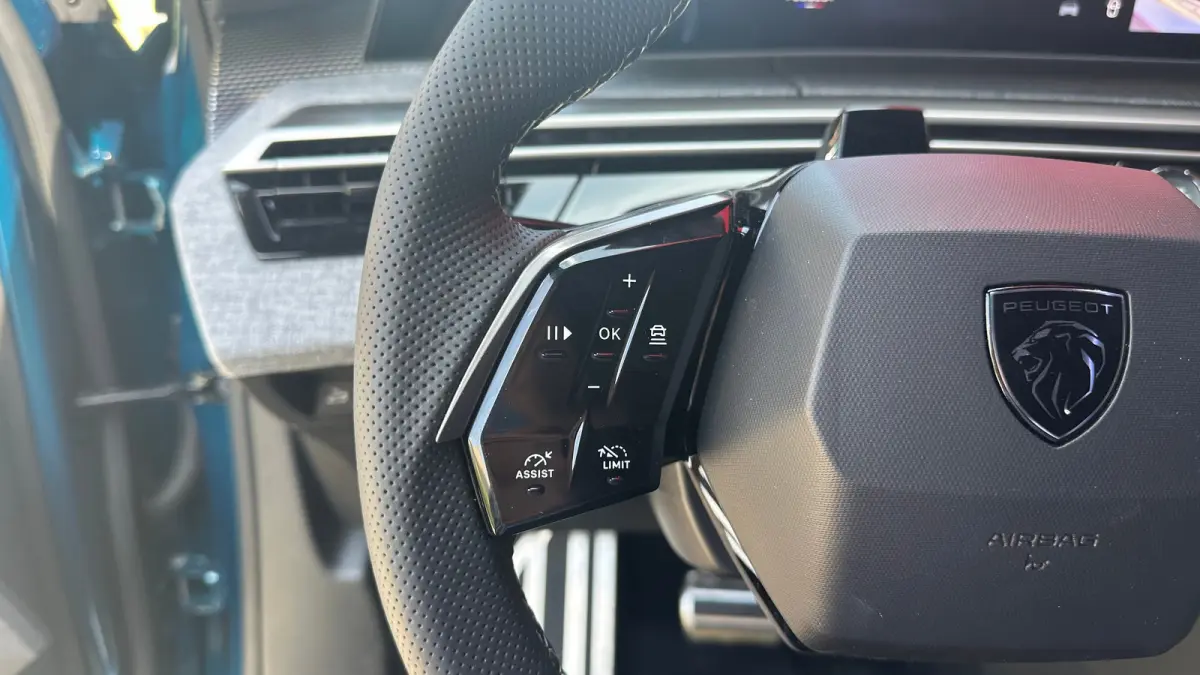 GT Long Range 230 97 kWh | Trekhaak | Apple Carplay/Android Auto | Navigatie | Adaptieve Cruise | Warmtepomp | Camera | 20'' L.M. | | 11 kW lader | 20"LM-Velgen | Achterbank in delen neerkla