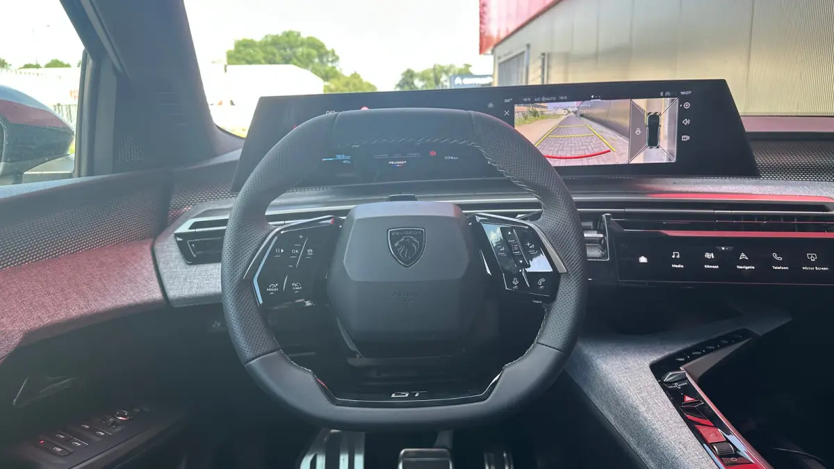 GT Long Range 230 97 kWh | Trekhaak | Apple Carplay/Android Auto | Navigatie | Adaptieve Cruise | Warmtepomp | Camera | 20'' L.M. | | 11 kW lader | 20"LM-Velgen | Achterbank in delen neerkla