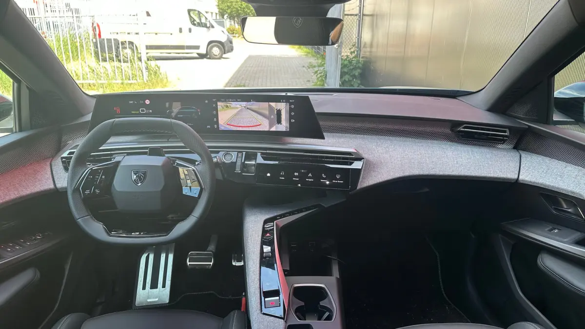 GT Long Range 230 97 kWh | Trekhaak | Apple Carplay/Android Auto | Navigatie | Adaptieve Cruise | Warmtepomp | Camera | 20'' L.M. | | 11 kW lader | 20"LM-Velgen | Achterbank in delen neerkla