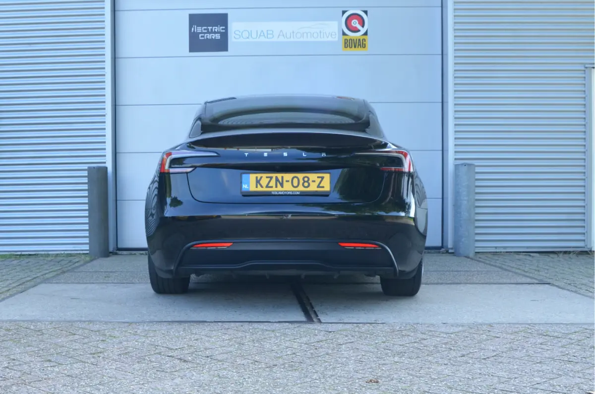 RWD 60 kWh Highland, AutoPilot4.0 (FSD 99,- p/mnd), LFP accu
