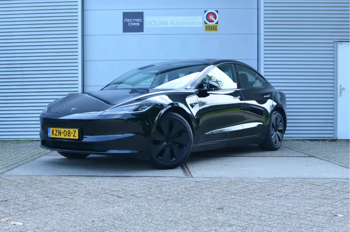 RWD 60 kWh Highland, AutoPilot4.0 (FSD 99,- p/mnd), LFP accu