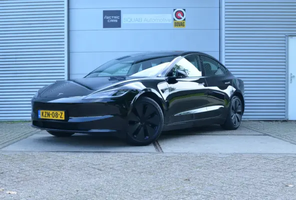 RWD 60 kWh Highland, AutoPilot4.0 (FSD 99,- p/mnd), LFP accu
