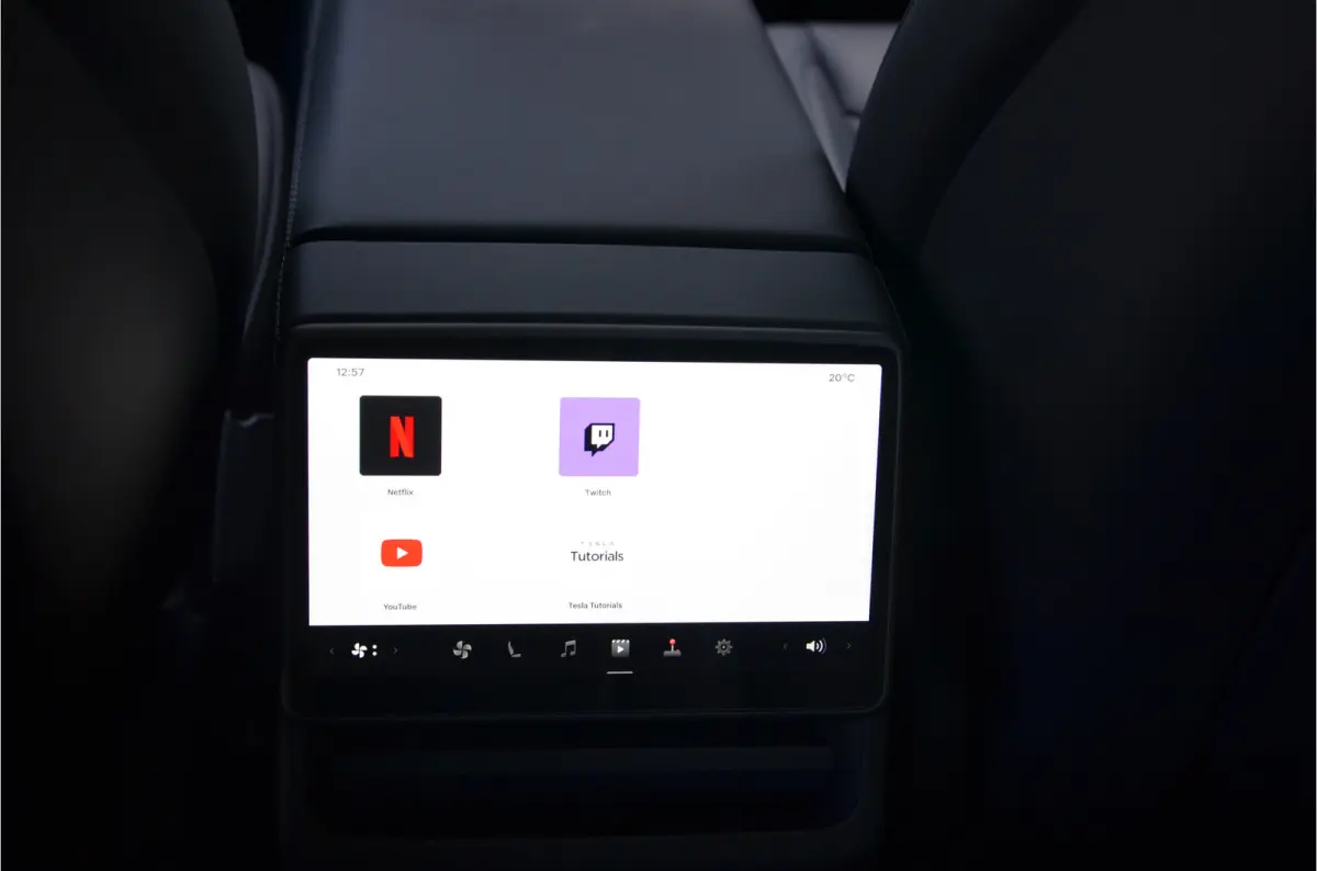 RWD 60 kWh Highland, AutoPilot4.0 (FSD 99,- p/mnd), LFP accu
