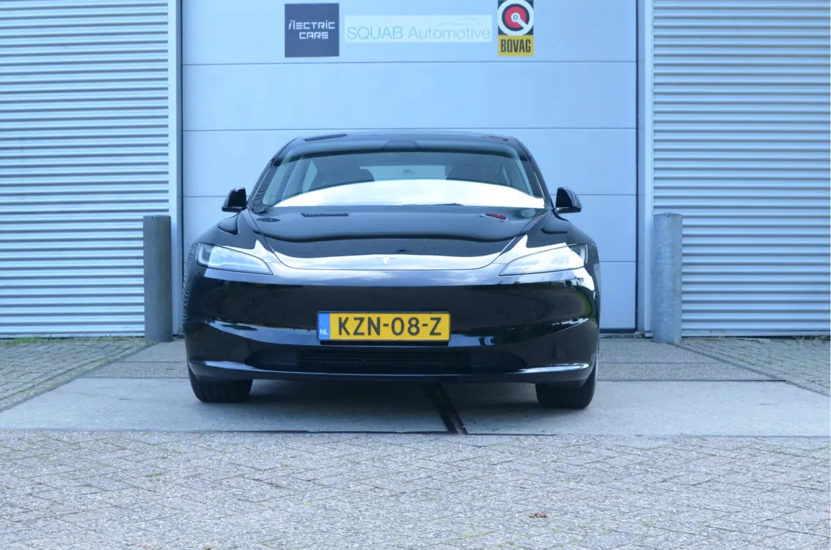 RWD 60 kWh Highland, AutoPilot4.0 (FSD 99,- p/mnd), LFP accu
