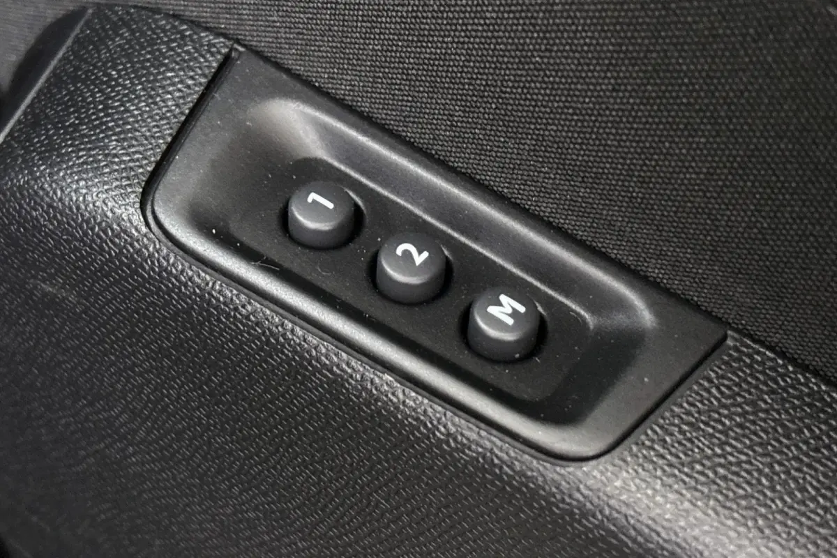 1.6 Plug-in Hybrid 225 Shine Panoramadak 360 Camera Massage Memory