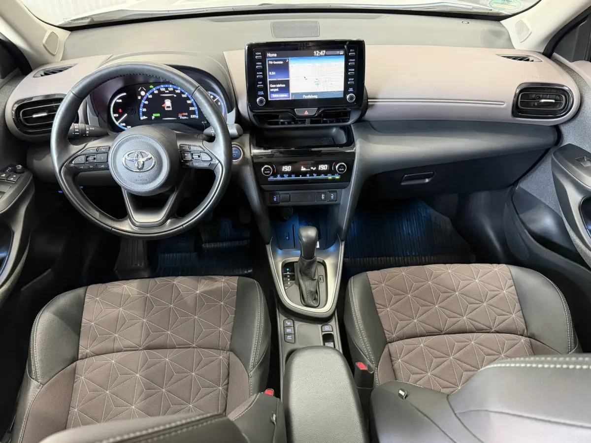 1.5 Hybrid Executive | Navi | ACC | Dodehoek | Stoel & Stuurverwarming | 18" | Carplay 100% Toyota Dealer onderhouden!