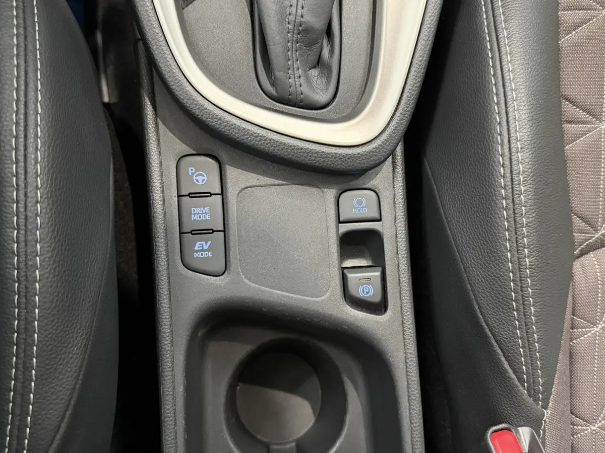 1.5 Hybrid Executive | Navi | ACC | Dodehoek | Stoel & Stuurverwarming | 18" | Carplay 100% Toyota Dealer onderhouden!