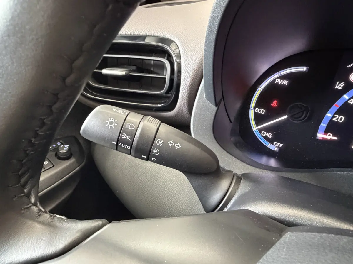 1.5 Hybrid Executive | Navi | ACC | Dodehoek | Stoel & Stuurverwarming | 18" | Carplay 100% Toyota Dealer onderhouden!