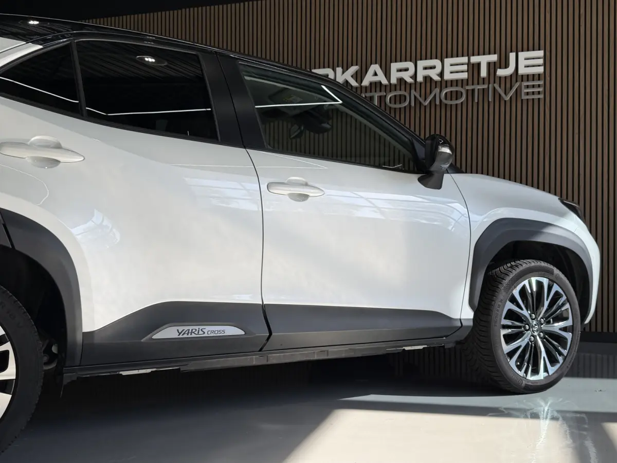 1.5 Hybrid Executive | Navi | ACC | Dodehoek | Stoel & Stuurverwarming | 18" | Carplay 100% Toyota Dealer onderhouden!