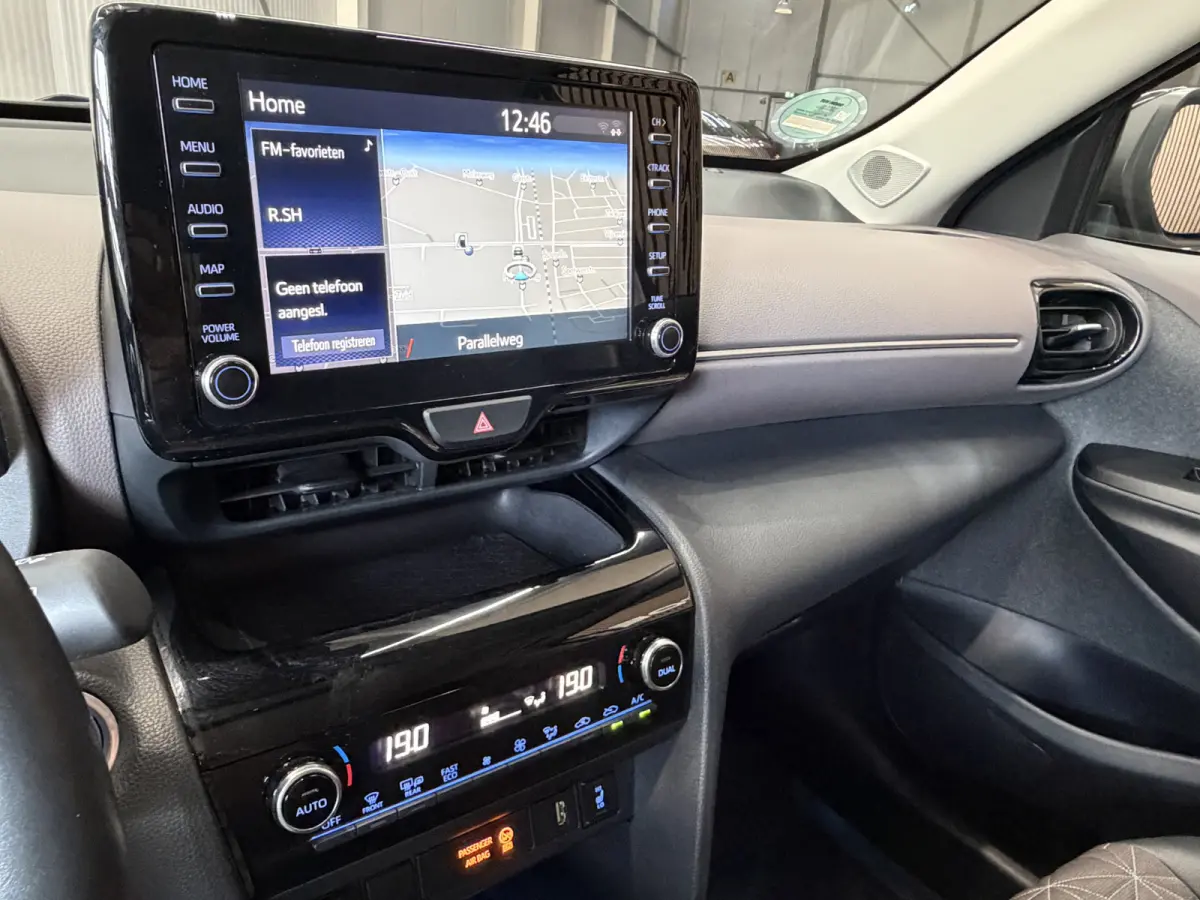 1.5 Hybrid Executive | Navi | ACC | Dodehoek | Stoel & Stuurverwarming | 18" | Carplay 100% Toyota Dealer onderhouden!