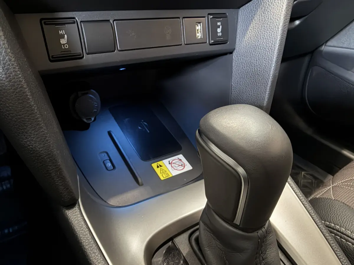 1.5 Hybrid Executive | Navi | ACC | Dodehoek | Stoel & Stuurverwarming | 18" | Carplay 100% Toyota Dealer onderhouden!