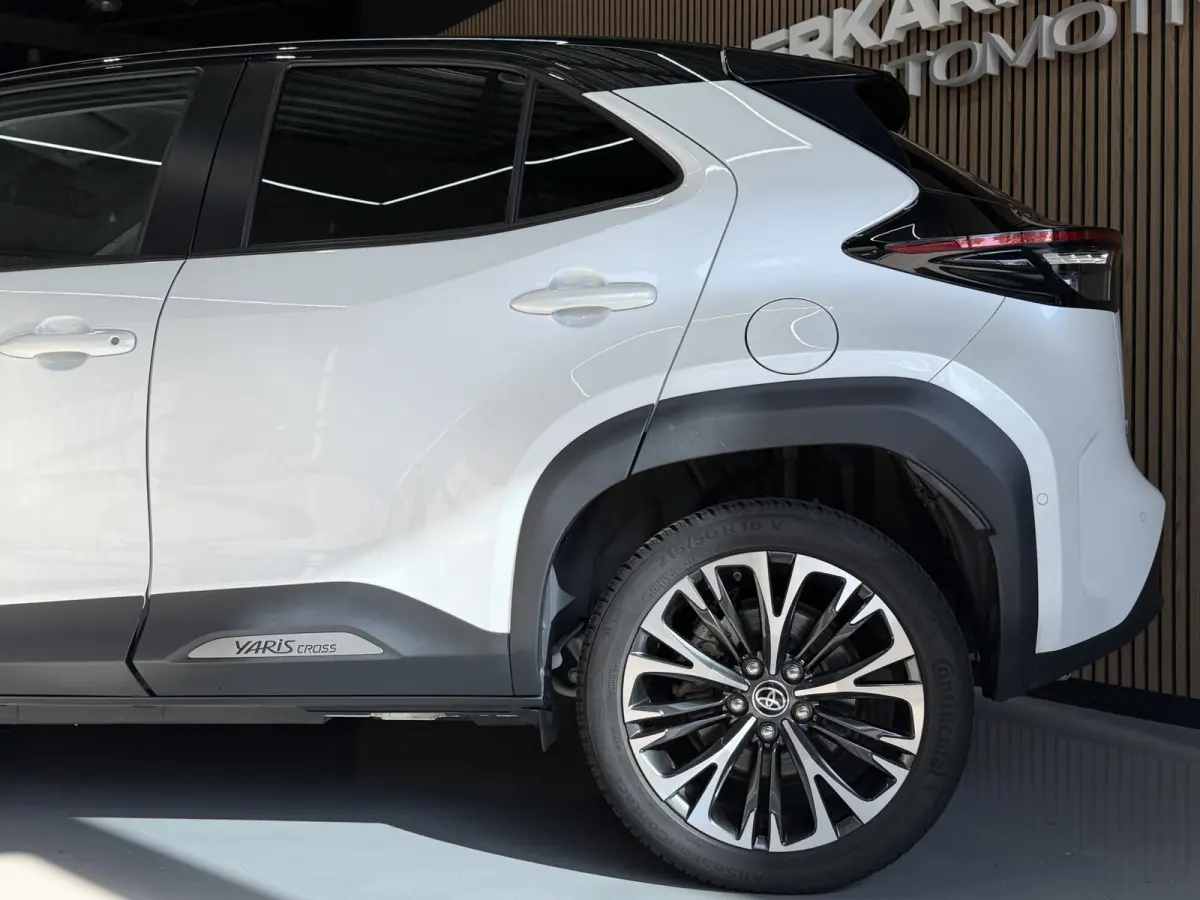 1.5 Hybrid Executive | Navi | ACC | Dodehoek | Stoel & Stuurverwarming | 18" | Carplay 100% Toyota Dealer onderhouden!