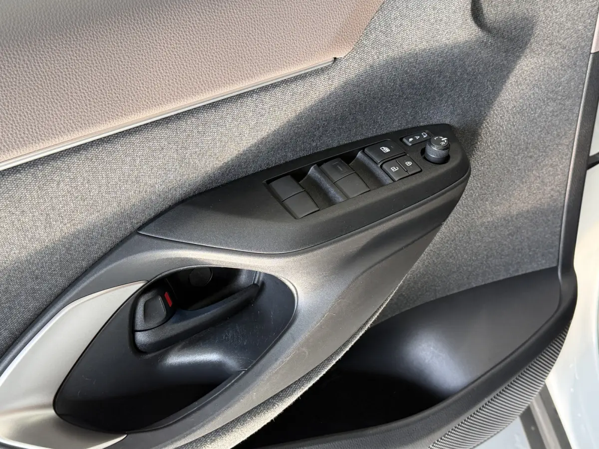 1.5 Hybrid Executive | Navi | ACC | Dodehoek | Stoel & Stuurverwarming | 18" | Carplay 100% Toyota Dealer onderhouden!