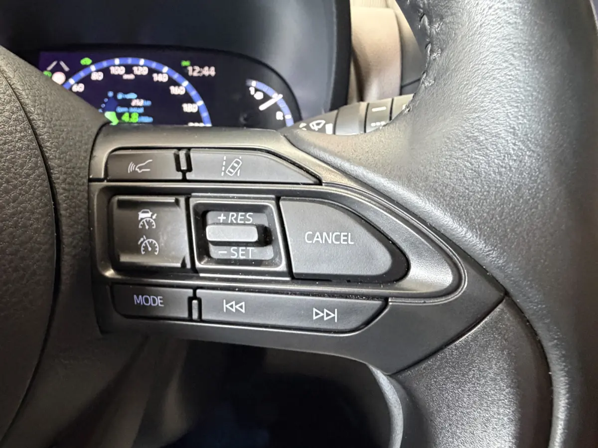 1.5 Hybrid Executive | Navi | ACC | Dodehoek | Stoel & Stuurverwarming | 18" | Carplay 100% Toyota Dealer onderhouden!