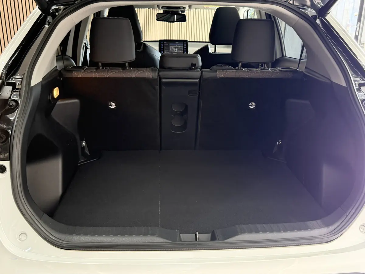 1.5 Hybrid Executive | Navi | ACC | Dodehoek | Stoel & Stuurverwarming | 18" | Carplay 100% Toyota Dealer onderhouden!