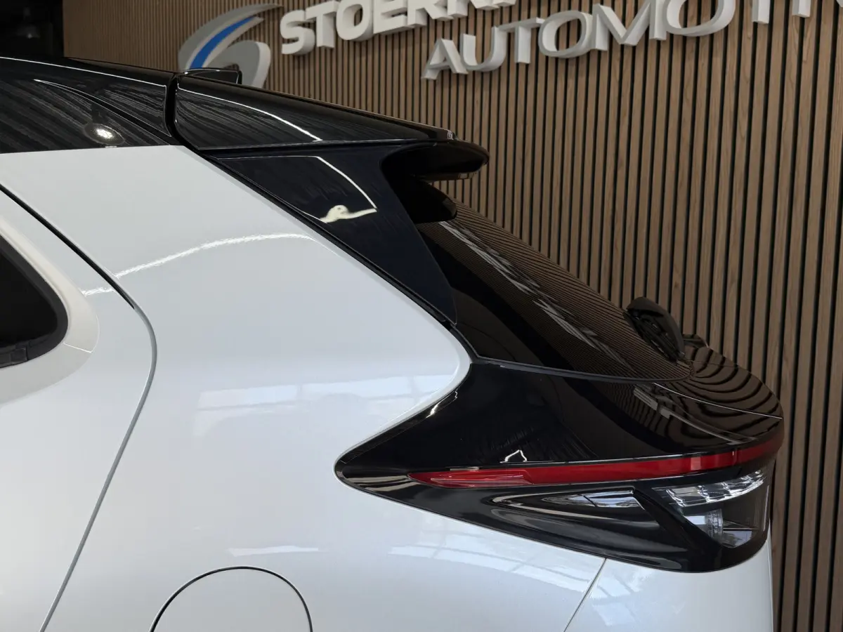 1.5 Hybrid Executive | Navi | ACC | Dodehoek | Stoel & Stuurverwarming | 18" | Carplay 100% Toyota Dealer onderhouden!