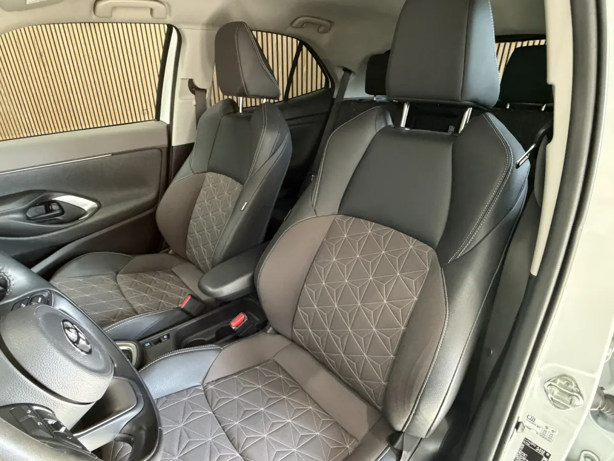 1.5 Hybrid Executive | Navi | ACC | Dodehoek | Stoel & Stuurverwarming | 18" | Carplay 100% Toyota Dealer onderhouden!