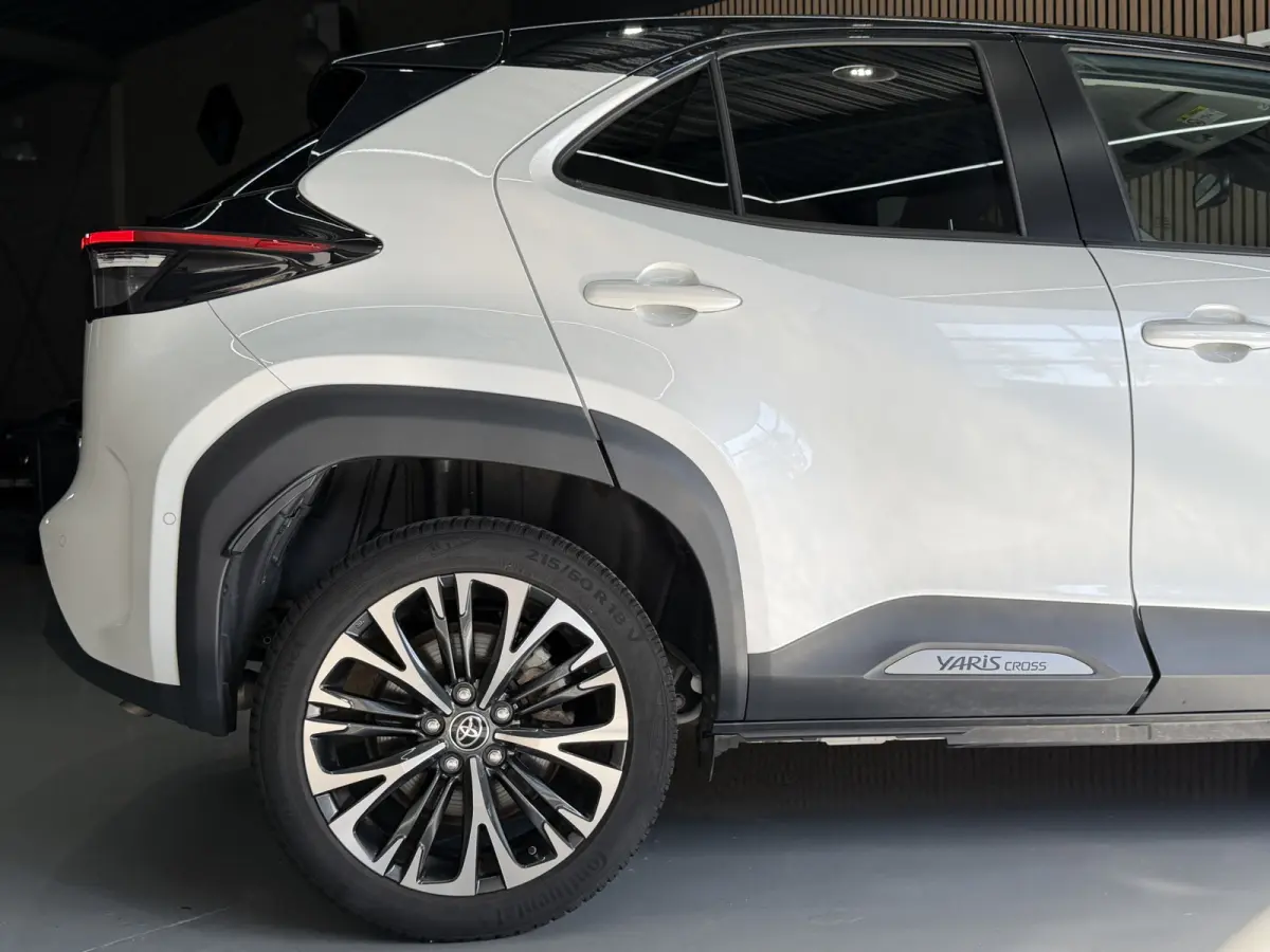 1.5 Hybrid Executive | Navi | ACC | Dodehoek | Stoel & Stuurverwarming | 18" | Carplay 100% Toyota Dealer onderhouden!
