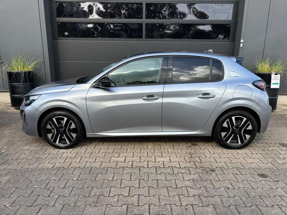 1.2 100 Allure | CARPLAY | CAMERA | CLIMATE CONTROL | CRUISE CONTROL | DIGI DASHBOARD |