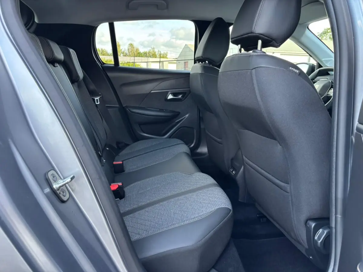 1.2 100 Allure | CARPLAY | CAMERA | CLIMATE CONTROL | CRUISE CONTROL | DIGI DASHBOARD |