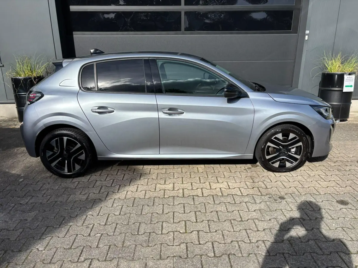 1.2 100 Allure | CARPLAY | CAMERA | CLIMATE CONTROL | CRUISE CONTROL | DIGI DASHBOARD |