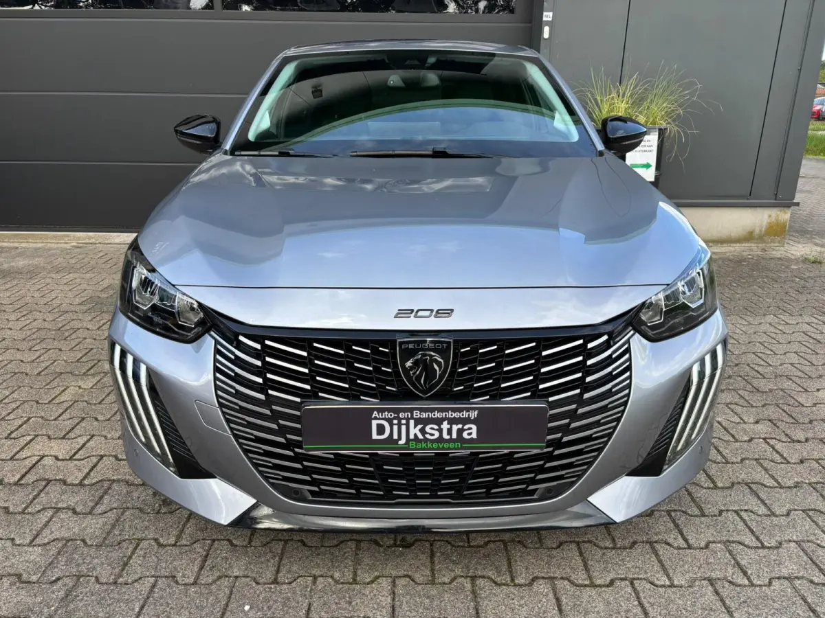 1.2 100 Allure | CARPLAY | CAMERA | CLIMATE CONTROL | CRUISE CONTROL | DIGI DASHBOARD |