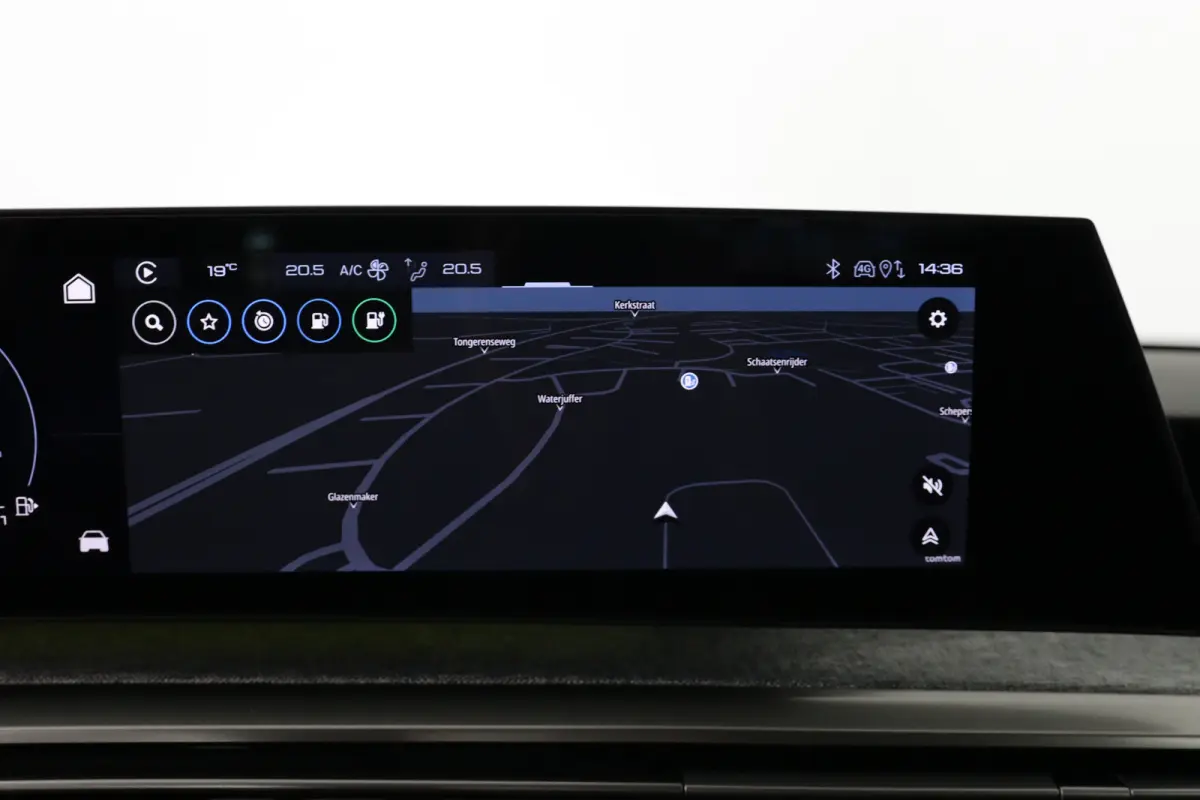 1.6 plug-in Hybrid 195 Allure | Dealer Onderhouden! | 360 Camera | Clima | Navi | Cruise Adaptive | LED | 19'' Lichtmetalen Velgen | DAB | Sfeerverlichting | Keyless