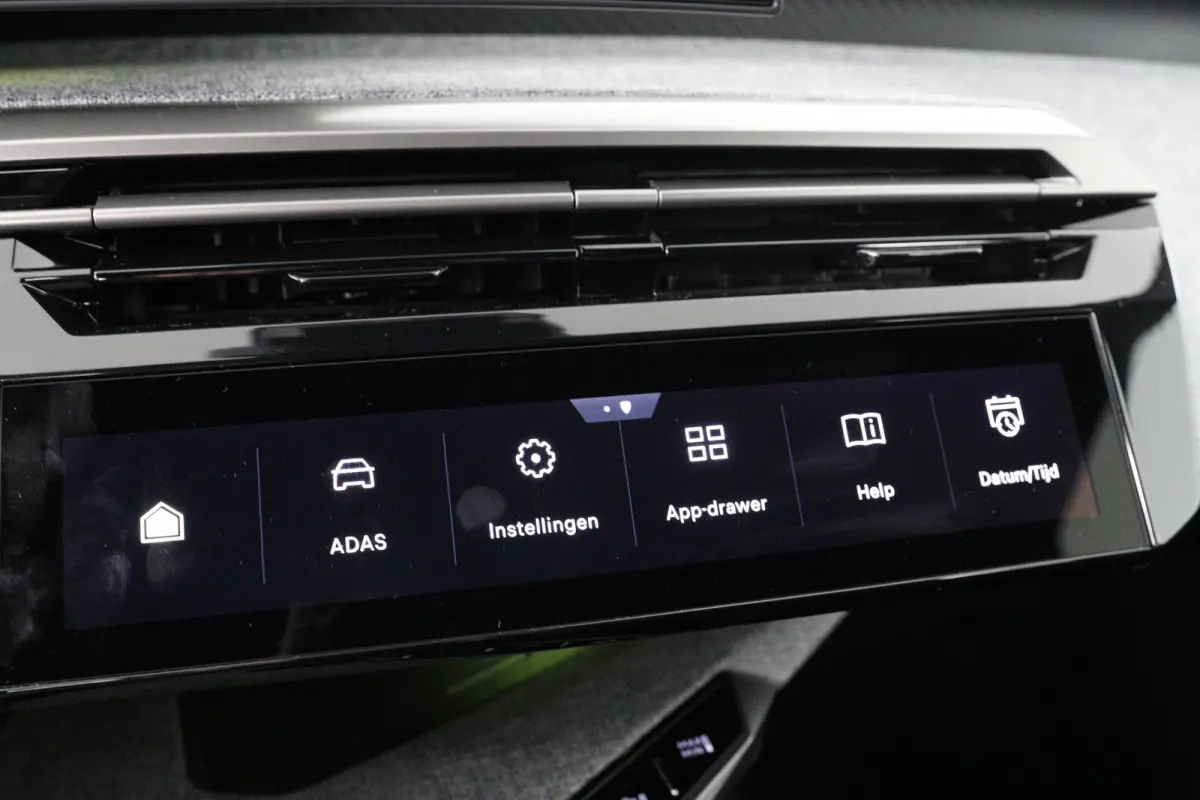 1.6 plug-in Hybrid 195 Allure | Dealer Onderhouden! | 360 Camera | Clima | Navi | Cruise Adaptive | LED | 19'' Lichtmetalen Velgen | DAB | Sfeerverlichting | Keyless