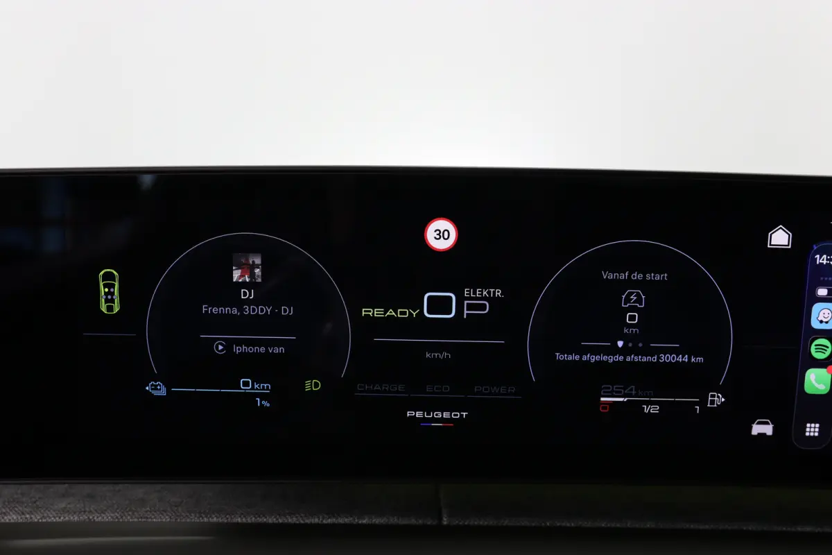 1.6 plug-in Hybrid 195 Allure | Dealer Onderhouden! | 360 Camera | Clima | Navi | Cruise Adaptive | LED | 19'' Lichtmetalen Velgen | DAB | Sfeerverlichting | Keyless