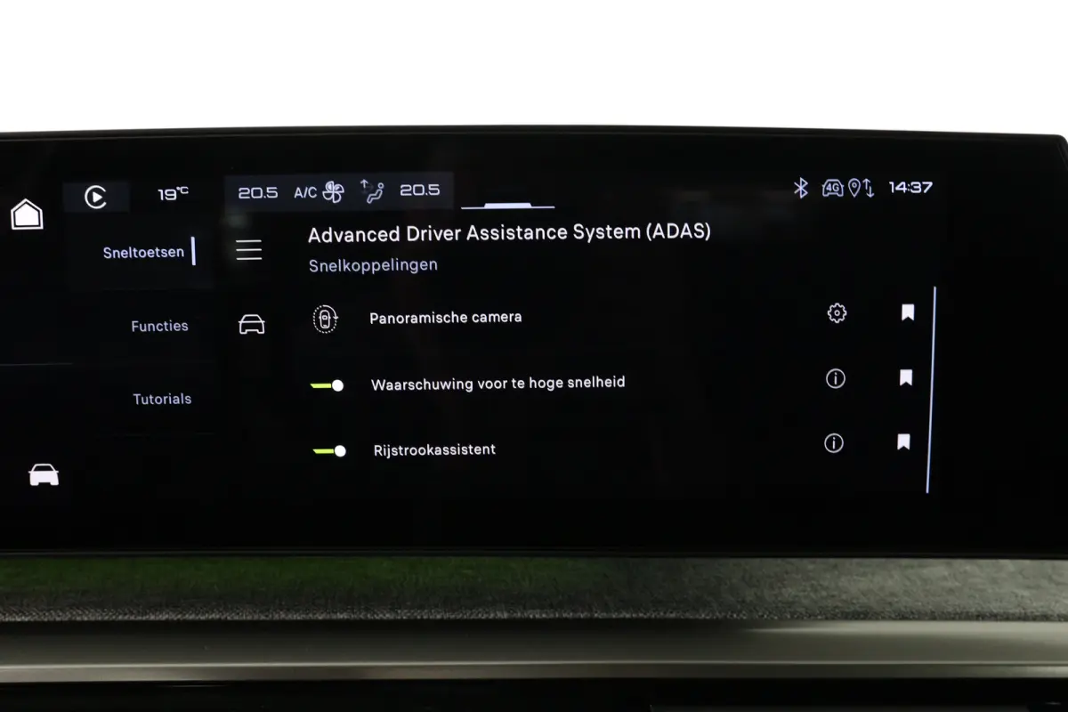1.6 plug-in Hybrid 195 Allure | Dealer Onderhouden! | 360 Camera | Clima | Navi | Cruise Adaptive | LED | 19'' Lichtmetalen Velgen | DAB | Sfeerverlichting | Keyless