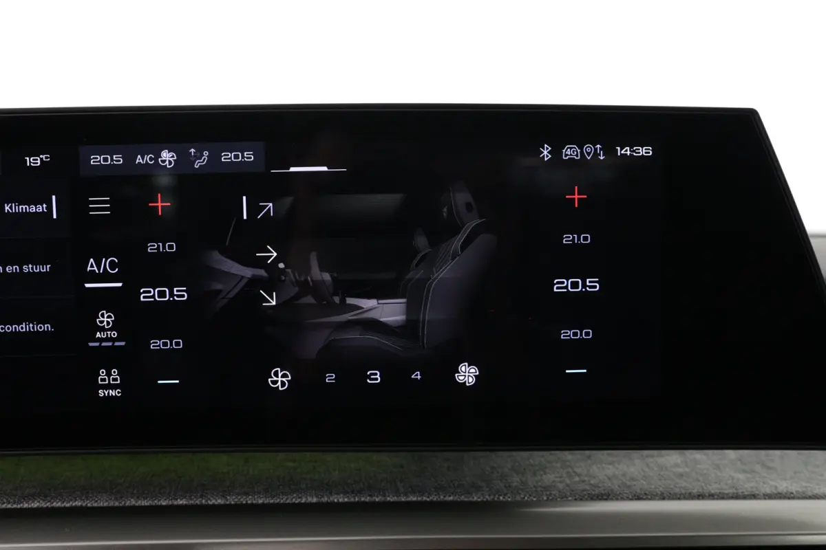 1.6 plug-in Hybrid 195 Allure | Dealer Onderhouden! | 360 Camera | Clima | Navi | Cruise Adaptive | LED | 19'' Lichtmetalen Velgen | DAB | Sfeerverlichting | Keyless