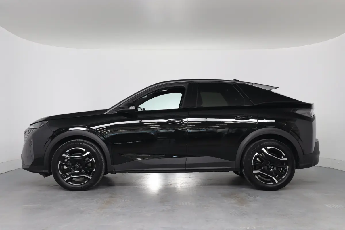 1.6 plug-in Hybrid 195 Allure | Dealer Onderhouden! | 360 Camera | Clima | Navi | Cruise Adaptive | LED | 19'' Lichtmetalen Velgen | DAB | Sfeerverlichting | Keyless