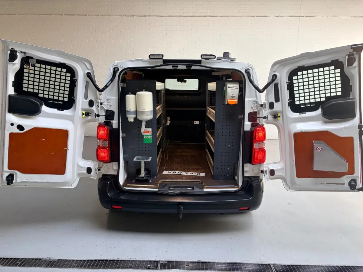 Citroen Jumpy Servicewagen 1.5 BlueHDI 100 M Club euro6 L2H1 V230 omvormer BOTT inrichting Trekhaak, RIJKLAARPRIJS!