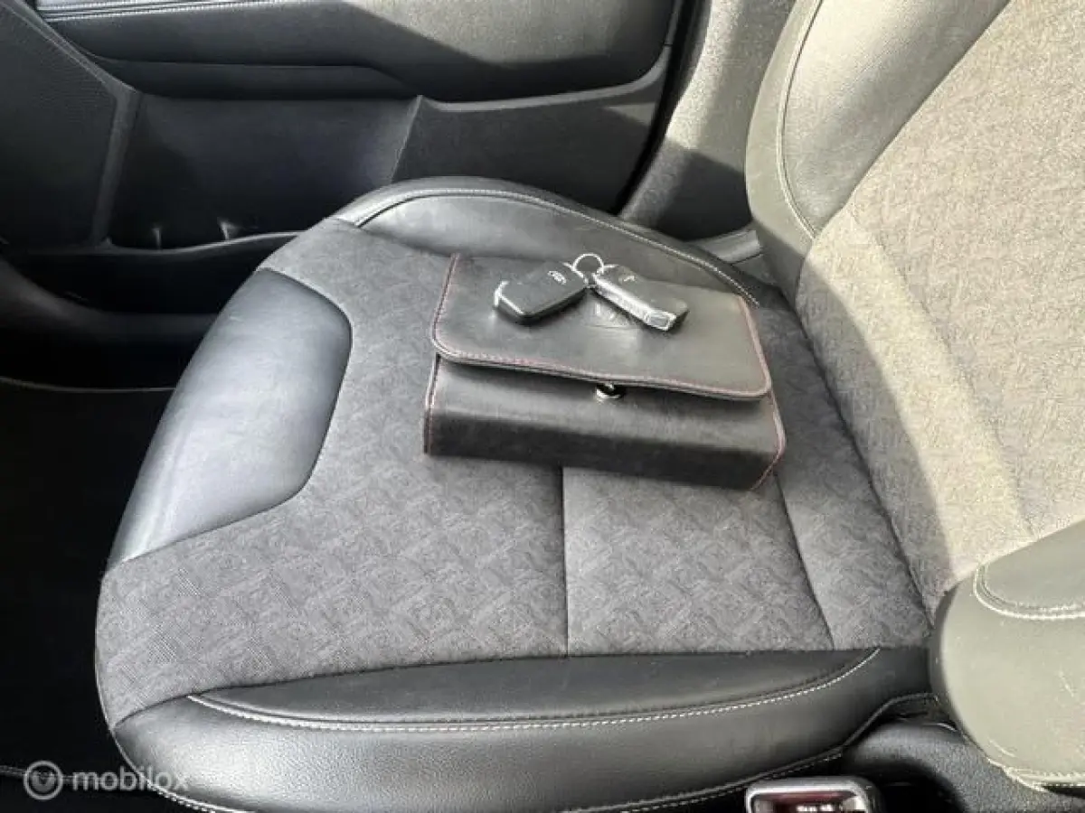 1.6 GDi Hybrid DynamicPlusLine , Navigatie, + Camera achter , Stoel & Stuur verwarming , Lane assist , Brake assist , Dode hoek detectie 18 inch velgen & 4 seizoenen banden , Door ons nieuw 