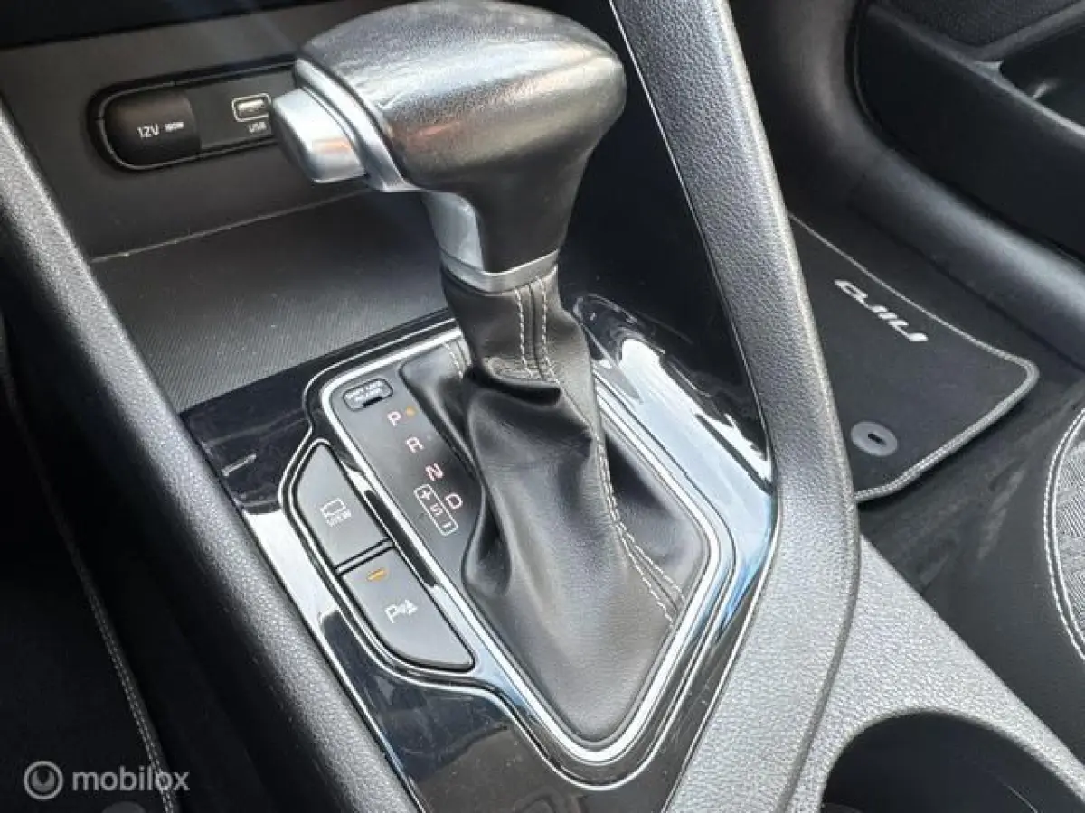 1.6 GDi Hybrid DynamicPlusLine , Navigatie, + Camera achter , Stoel & Stuur verwarming , Lane assist , Brake assist , Dode hoek detectie 18 inch velgen & 4 seizoenen banden , Door ons nieuw 