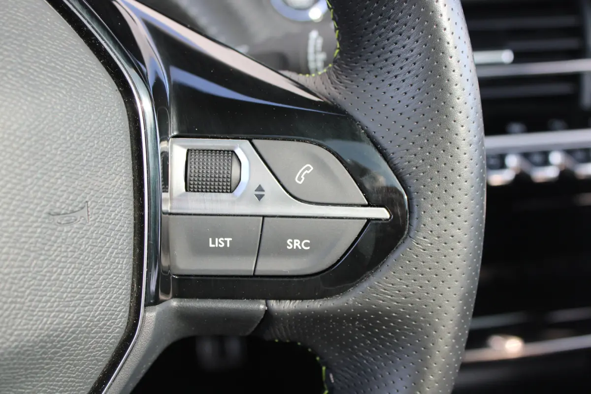 EV GT 350 50 kWh | Fase 3 laden | SOH 92,56% | All season | Panoramadak | Navigatie | Camera | Apple carplay | NL auto |