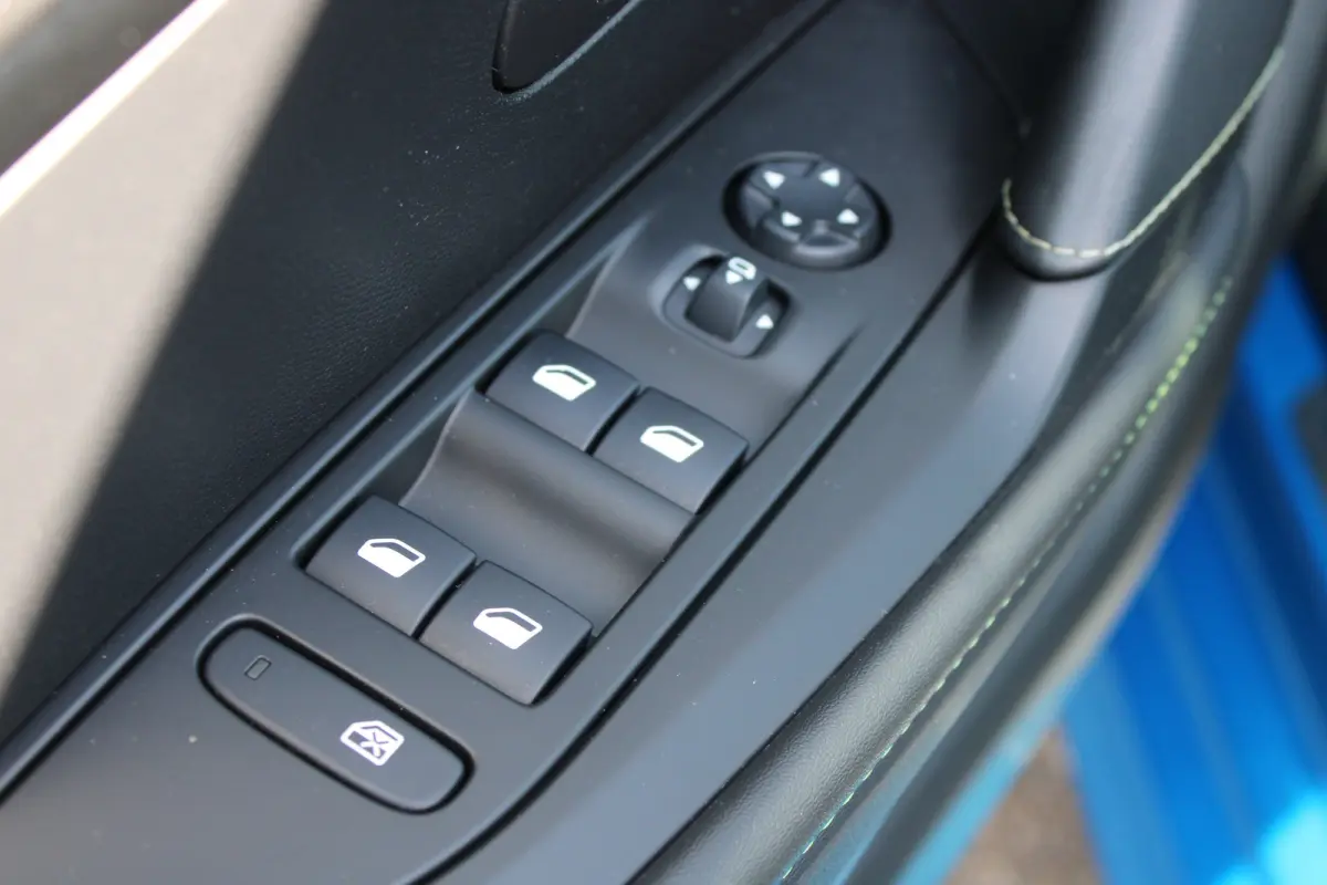 EV GT 350 50 kWh | Fase 3 laden | SOH 92,56% | All season | Panoramadak | Navigatie | Camera | Apple carplay | NL auto |