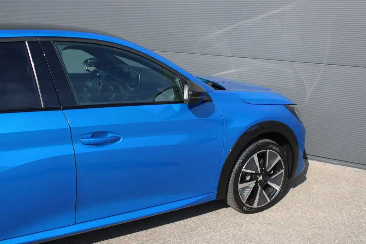 EV GT 350 50 kWh | Fase 3 laden | SOH 92,56% | All season | Panoramadak | Navigatie | Camera | Apple carplay | NL auto |