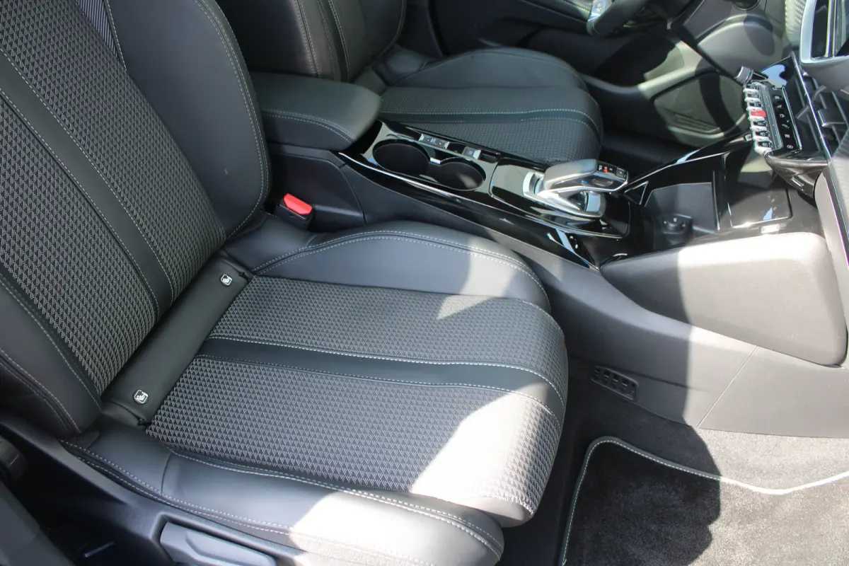 EV GT 350 50 kWh | Fase 3 laden | SOH 92,56% | All season | Panoramadak | Navigatie | Camera | Apple carplay | NL auto |