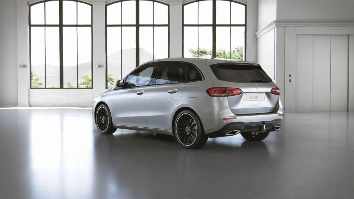 250 4MATIC Premium Plus | Trekhaak | Panoramadak | Burmester | Head Up display | Night | 360 graden camera |