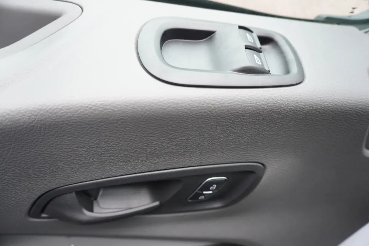 350 2.0 TDCI 130PK L3H2 Trend Nr. V137 | Airco | Cruise | Trekhaak | Apple cp-Android auto