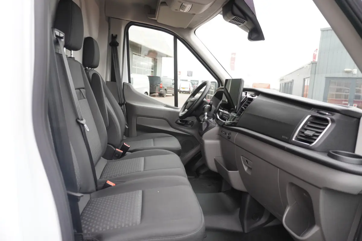 350 2.0 TDCI 130PK L3H2 Trend Nr. V137 | Airco | Cruise | Trekhaak | Apple cp-Android auto