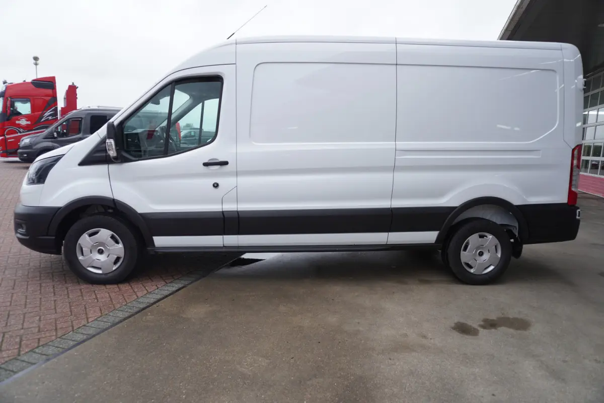 350 2.0 TDCI 130PK L3H2 Trend Nr. V137 | Airco | Cruise | Trekhaak | Apple cp-Android auto