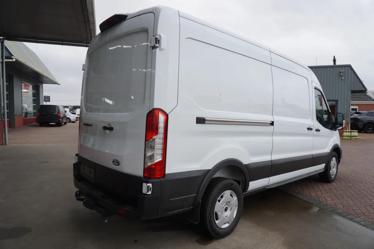 350 2.0 TDCI 130PK L3H2 Trend Nr. V137 | Airco | Cruise | Trekhaak | Apple cp-Android auto