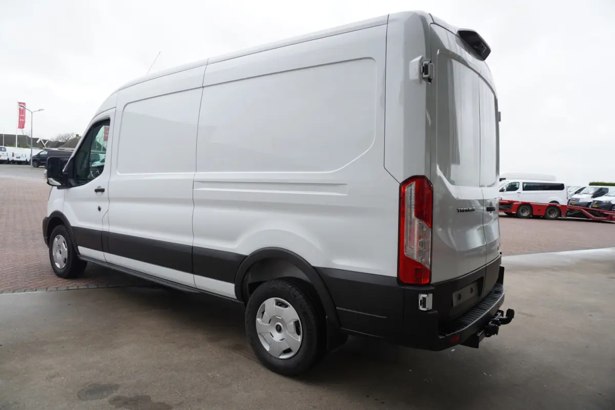 350 2.0 TDCI 130PK L3H2 Trend Nr. V137 | Airco | Cruise | Trekhaak | Apple cp-Android auto