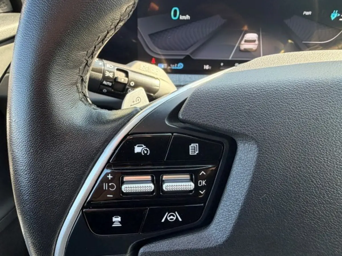Plus 77.4 kWh Trekhaak Navi Keyless LED Nieuwstaat!!