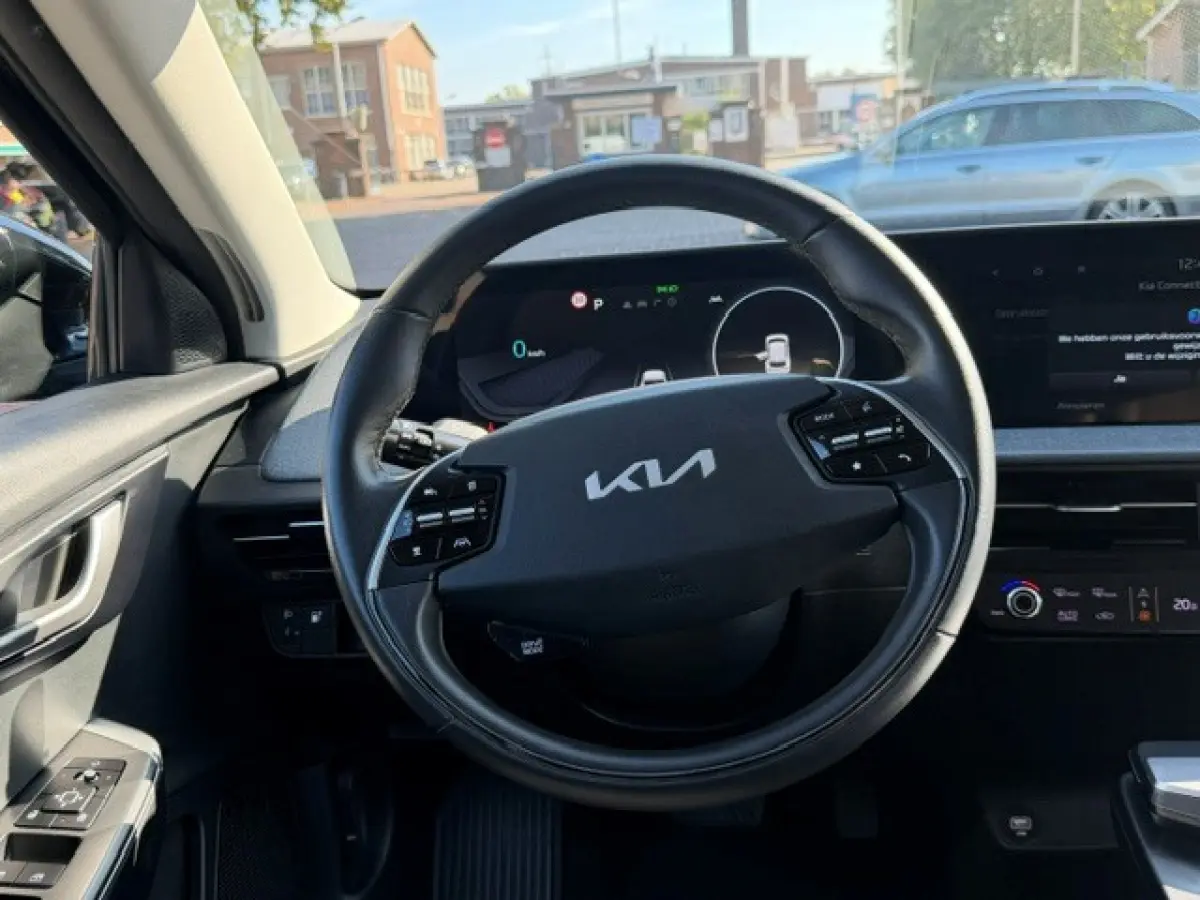 Plus 77.4 kWh Trekhaak Navi Keyless LED Nieuwstaat!!