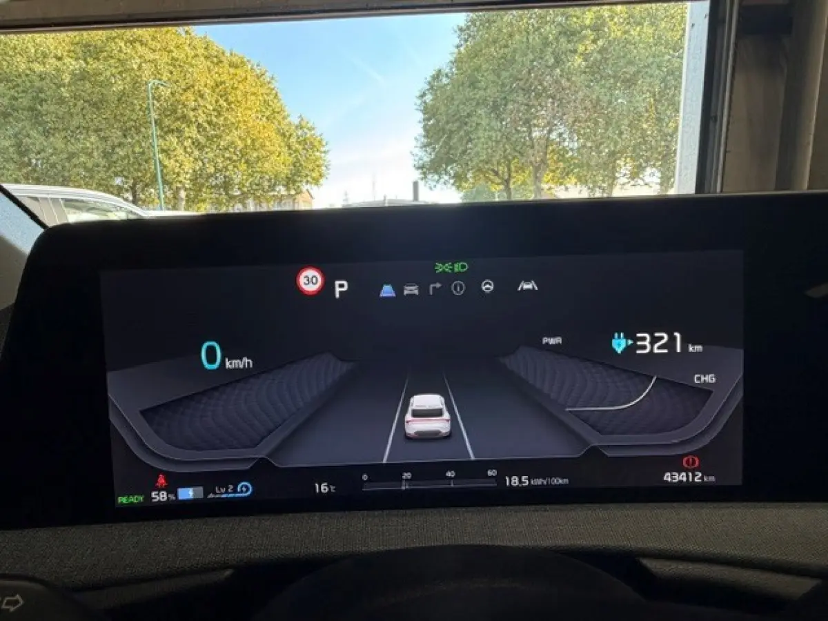 Plus 77.4 kWh Trekhaak Navi Keyless LED Nieuwstaat!!